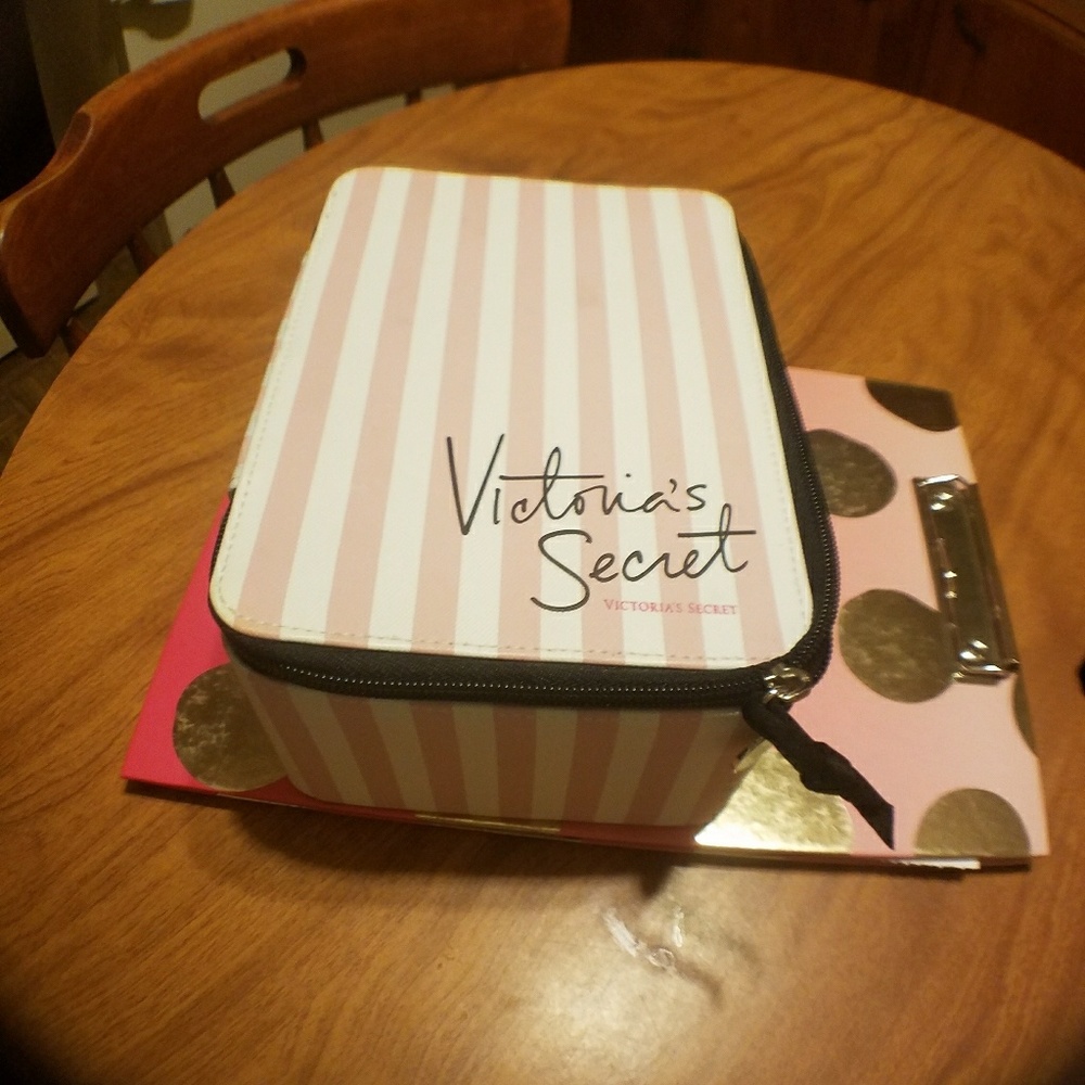 ❣🎀 SOLD Victoria Secret Lingerie Box 🎀❣